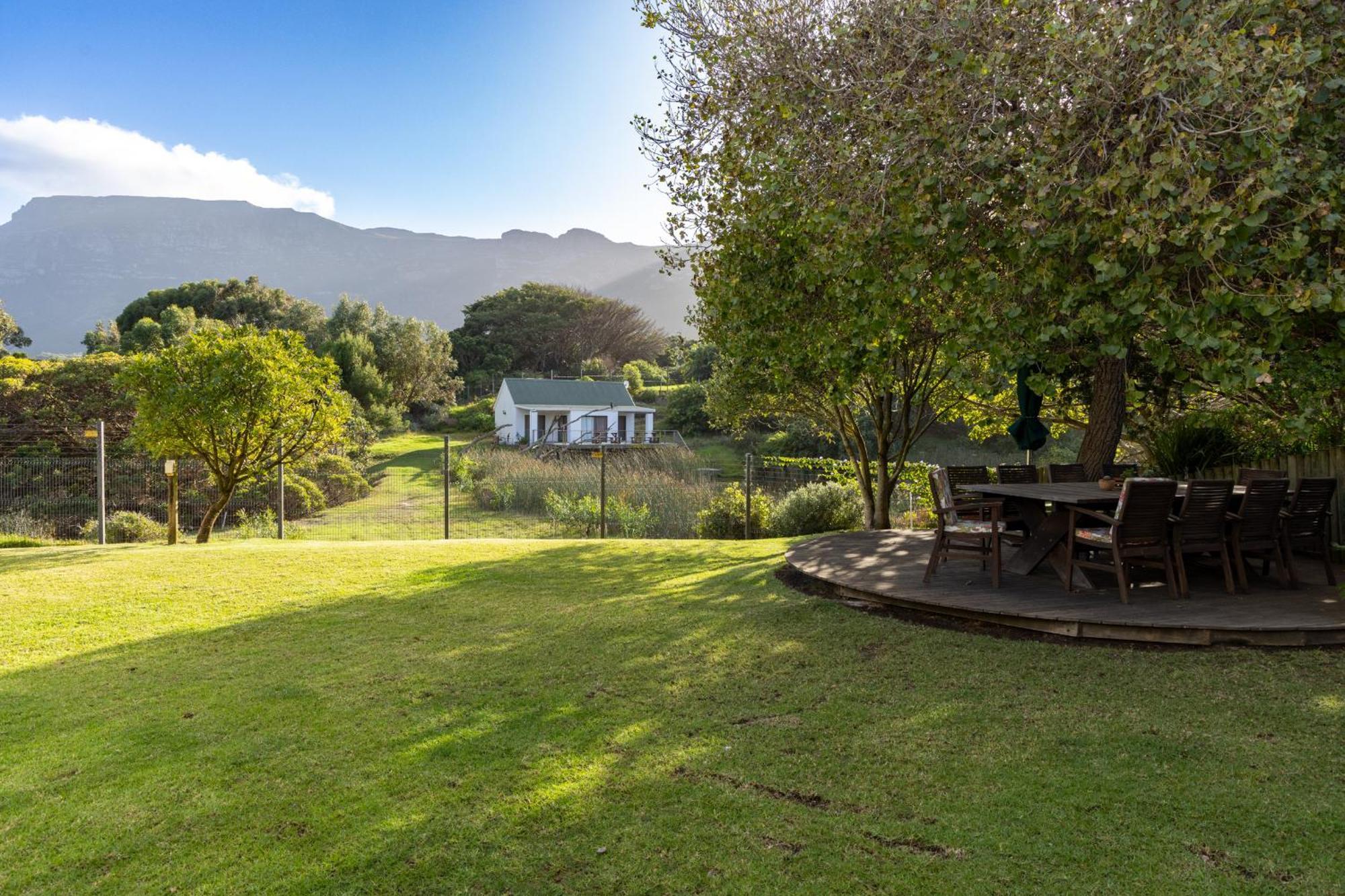 Serene, Thatched Apartment In Noordhoek, Cape Town Cidade Do Cabo Exterior foto